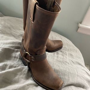 Frye harness 12 R boots